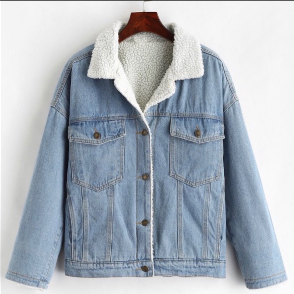 Jean jacket with fur